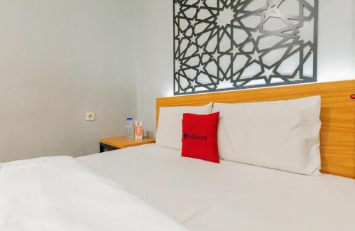 Surabaya Hotel | RedDoorz @ Manukan Surabaya