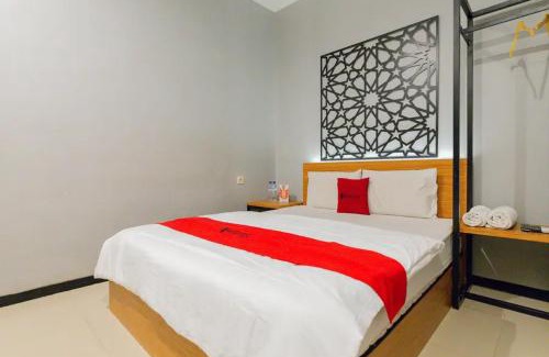Surabaya Hotel | RedDoorz @ Manukan Surabaya