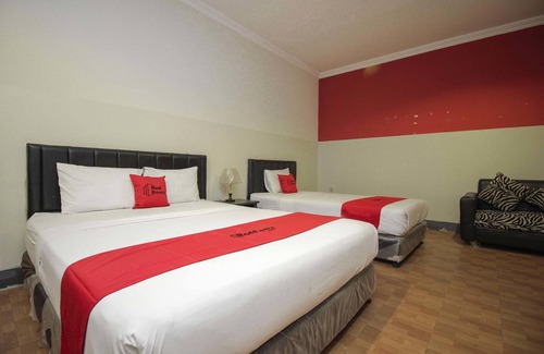 Manado City Centre Hotel | RedDoorz near Bethesda Manado