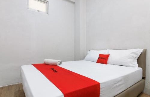 Tangerang Hotel | RedDoorz near Mandaya Royal Hospital Puri