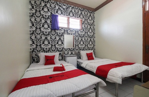 Plaosan House | RedDoorz near Sarangan Lake