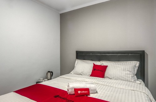 Gambir House | RedDoorz Plus @ Cideng Timur