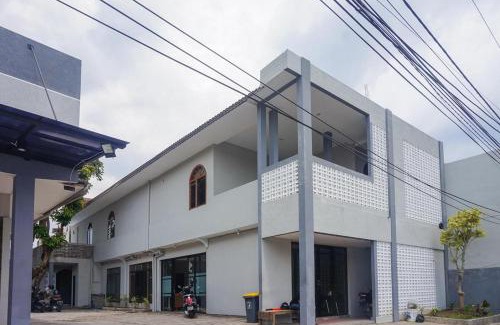 Malang Hotel | RedDoorz Plus @ Kalpataru