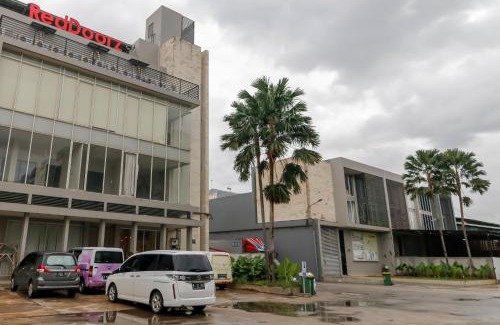 Jakarta Hotel | RedDoorz Plus @ Kapuk Business Park