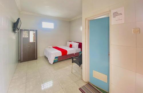 Siwalankerto House | RedDoorz Plus near Cito Mall Surabaya