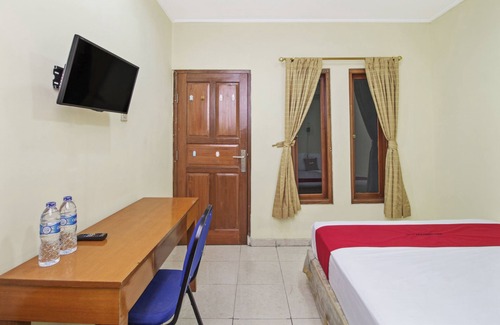Semanggi Hotel | RedDoorz Plus near Ciputra World Kuningan 2