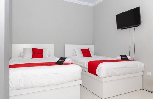 Grand Kawanua International City Hotel | RedDoorz Plus near Transmart Kairagi Dua Manado