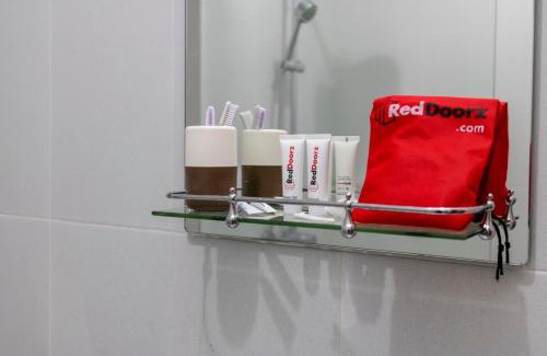 Medan House | RedDoorz Plus near Universitas Methodist Medan