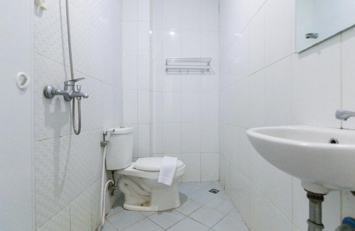 Kebayoran Lama Hotel | RedDoorz Plus Syariah near Mall Pondok Indah