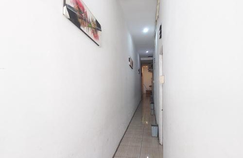 Surabaya Hotel | RedDoorz Syariah near RS Siti Khodijah Sepanjang