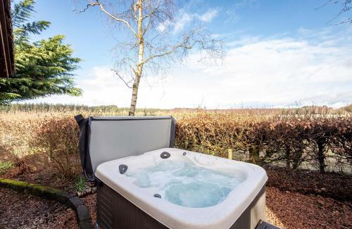 Ladybank Apartment | Redlands Country Lodge Apartments with Hot Tubs