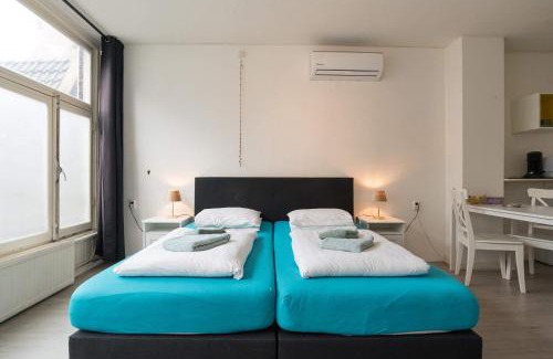 Red Light District Apartment | RedLight District Private Smokers Friendly Studio