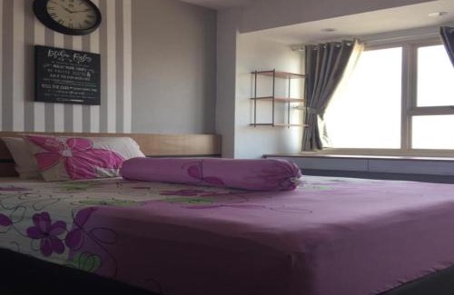 Depok Apartment | RedLiving Apartemen Margonda Residence 5 - Ens Room with Netflix and Breakfast