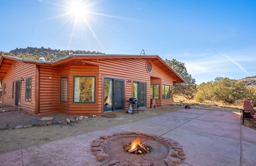 Cornville House | RedRock Luxury, Spectacular Views, Hot-Tub, OakCreek