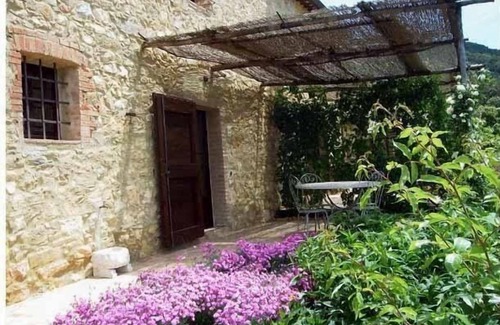 Simignano Apartment | Redstart Mascie