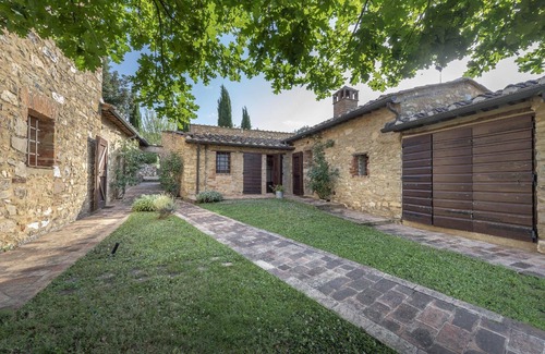 Simignano Apartment | Redstart Mascie