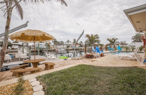 Gulf Harbors House | Reduced Fall/Winter rates! Free pontoon boat for your stay. On the water