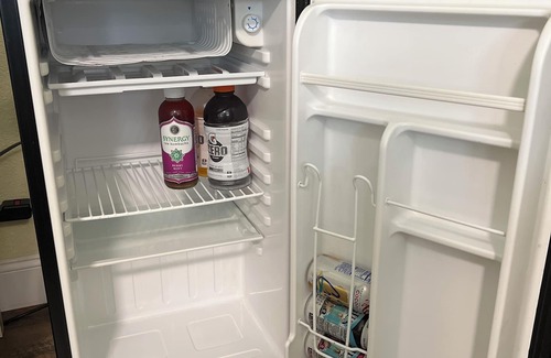 Tavares Apartment | Reduced No clean fee Central to Tavares and Mt Dora Fish, Shop, art, music