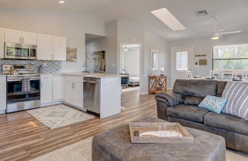 Hudson Beach Estates House | Reduced Price! 30 Mins to Beaches-Pet Friendly-Close to Weeki Wachee Park and Pine Island Beach!