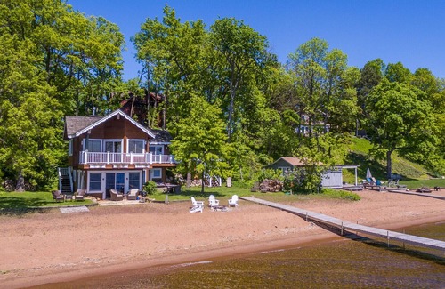 Nisswa Cabin | REDUCED PRIME WEEK AVAILABILITY 7/31-8/31/2022. 5 STARS, SAND BEACH N. GULL.