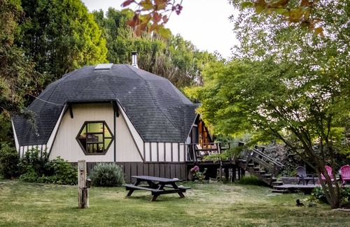 Rohnerville House | Redwood Dome Retreat