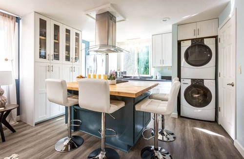 Guerneville House | Redwoods getaway w/decks & fenced yard