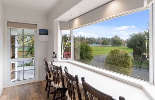 Lynmore House | REDWOODS LUXURY COMFORT (LONGER STAYS CONSIDERED AT DISCOUNTED RATES)
