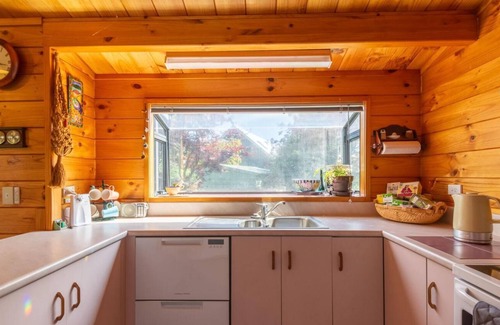 Lynmore House | Redwoods Mountain Bike Inn - 3 Bedroom, 2 Bathrooms Close to the Forest