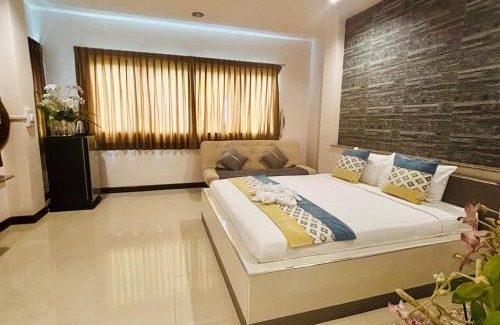 Samre Hotel | Ree- Riverside hotel