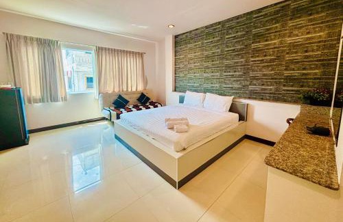 Samre Hotel | Ree- Riverside hotel