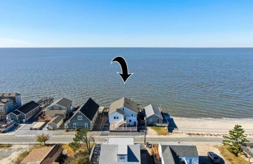 Goshen House | Reed's Beach - Stunning waterfront Sunsets - Bay Front Home Steps to beach