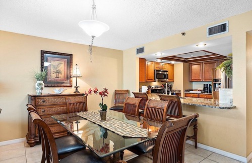 Indian Rocks Beach Condo | Reef Club in Indian Rocks TOP FLOOR DIRECT Ocean Pool & Hot Tub 10% OFF Weekly!