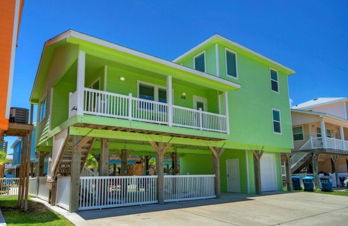 Cinnamon Shore House | Reel Life Dreams by AvantStay | Pool + Near Beach!