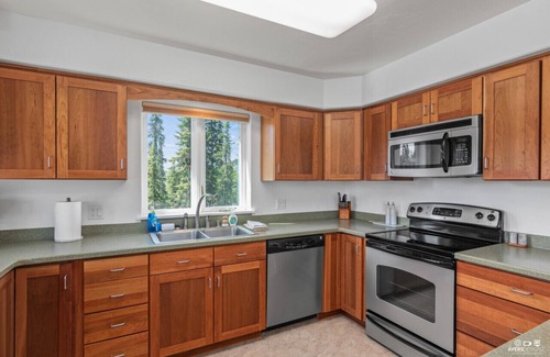 Soldotna House | Reel & Relax Riverfront Paradise