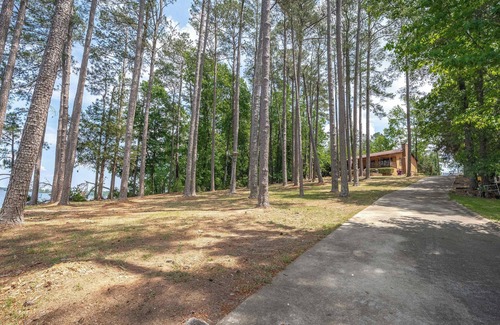 Leesville House | Reel Relaxing Summary