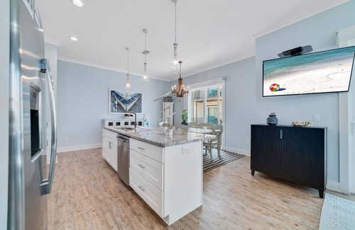 Gulf Shores House | REEL RETREAT-LAGOON FRONT PRIVATE COTTAGE, EXTRA AMENTIES, BEACH ACCESS, LOTS OF OUTDOOR FURNITURE