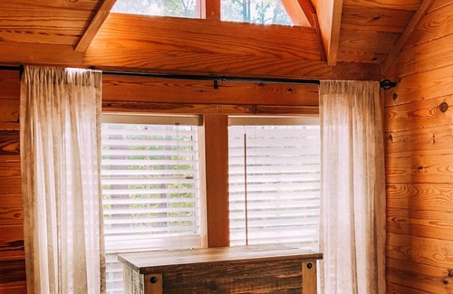 Crane Hill Cabin | REEL SIMPLE MAIN CHANNEL deep water! Great Couple or family get away!