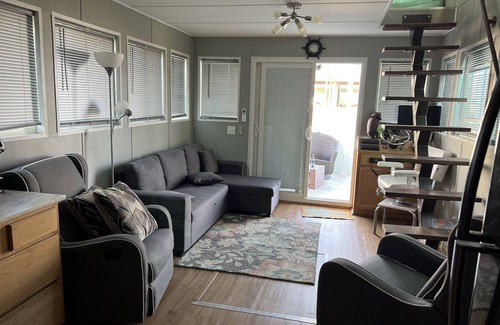 Venice House | Reel Therapy 3 bedroom houseboat