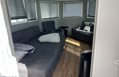 Venice House | Reel Therapy 3 bedroom houseboat