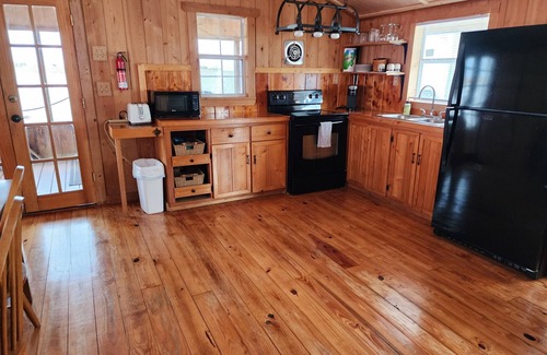Apalachicola Boat Rental | REELAXATION 'A comfortable Cabin on Apalachicola River.'nNew Water Filtration