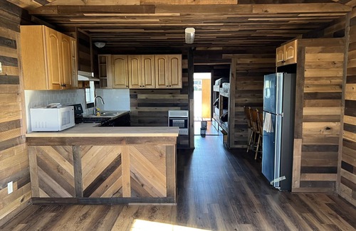 Venice Boat Rental | Reelaxing Houseboat 2.0