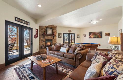 Branson House | Reeled Inn Lodge Lakefront