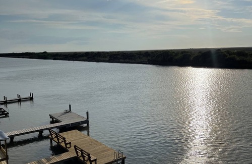 Matagorda RV Rental | “Reeling Em Inn” WATERFRONT RV HOOKUPS ON THE COLORADO RIVER RV #1