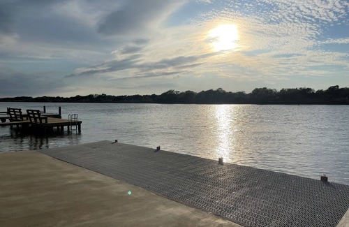 Matagorda RV Rental | “Reeling Em Inn” WATERFRONT RV HOOKUPS ON THE COLORADO RIVER RV #1