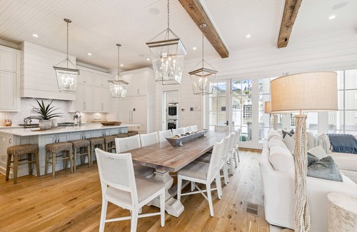 Watercolor House | 'Rees on Wiregrass' | Private Pool, Golf Cart, Carriage House | Lake District, WaterColor, FL