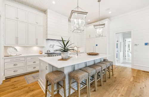 Watercolor House | 'Rees on Wiregrass' | Private Pool, Golf Cart, Carriage House | Lake District, WaterColor, FL