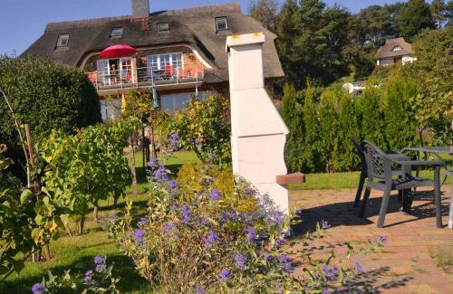 Gross Zicker House | Reetdach-Ferienwohnungen 8 Kröning