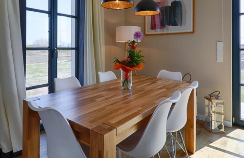 Dranske House | Reetland am Meer - Premium Reetdachvilla mit 3 Schlafzimmern, Sauna und Kamin F23