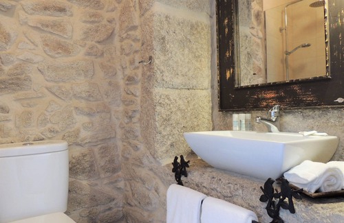 Lanhelas House | "Refúgio do Anjo" - Local Accommodation