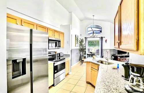 Lake Berkley Villa | Ref 08. Lake Berkley. Stunning Villa , own pool. Near Disney